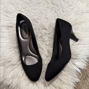 Coach‎ And Four Black Satin Pointed Toe Pumps Women’s Size 7.5